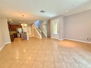 Photo #5: O6328967 Listing