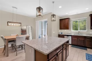 Photo #5: O6329307 Listing