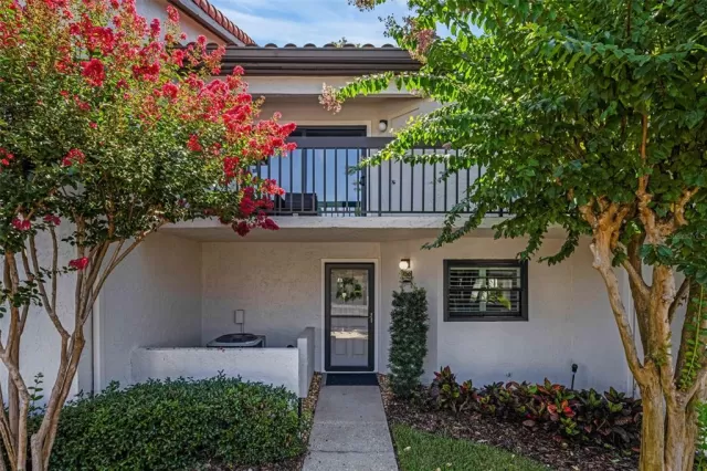 MLS: O6329395 Condo For Sale
