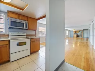 Photo #1: O6329763 Listing
