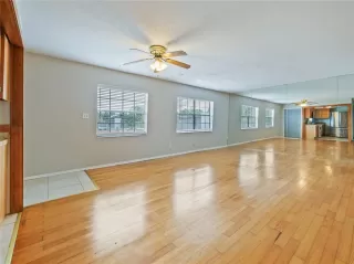 Photo #2: O6329763 Listing