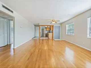 Photo #4: O6329763 Listing