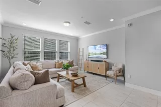 Photo #6: O6329840 Listing