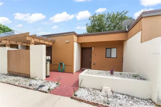 MLS: O6329964 Condo For Sale