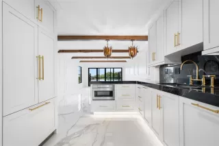 Photo #5: O6330566 Listing