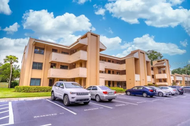 MLS: O6330659 Condo For Sale