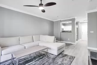 Photo #5: O6330836 Listing