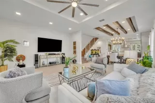 Photo #2: O6330909 Listing