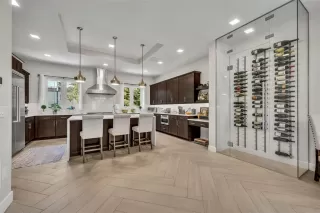 Photo #6: O6330909 Listing