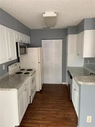 Photo #4: O6331195 Listing 