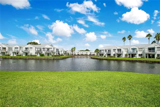 MLS: O6331378 Condo For Sale