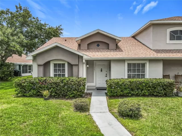 MLS: O6331753 Condo For Sale