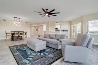 Photo #5: O6332063 Listing