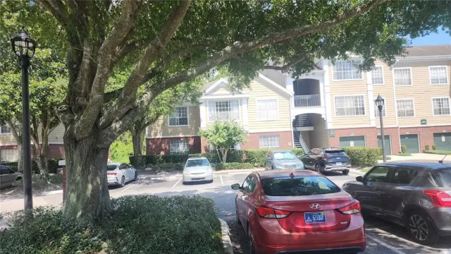 MLS: O6332138 Condo For Sale