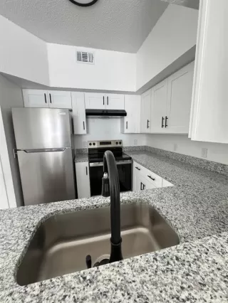 Photo #6: O6332138 Listing 