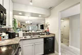 Photo #5: O6332554 Listing 