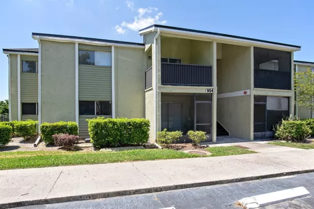 MLS: O6332798 Condo For Sale