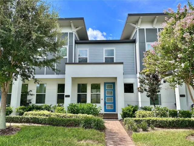 MLS: O6332870 Condo For Sale