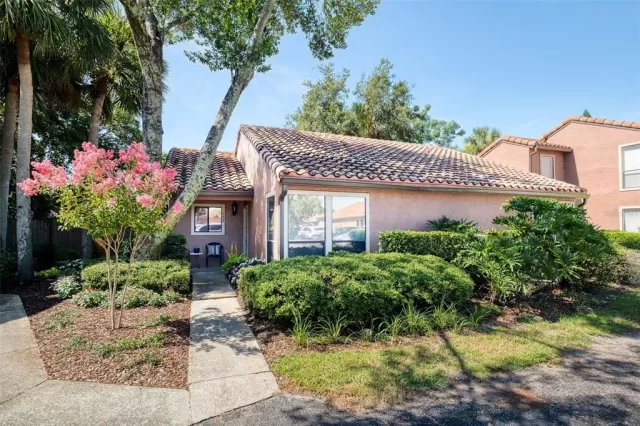 MLS: O6333296 Condo For Sale