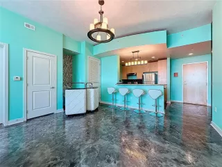 Photo #6: O6333404 Listing