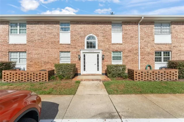 MLS: O6334210 Condo For Sale