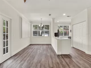 Photo #6: O6334970 Listing