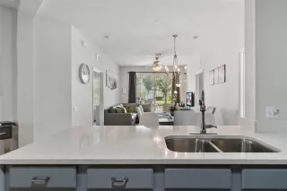 Photo #5: O6335189 Listing