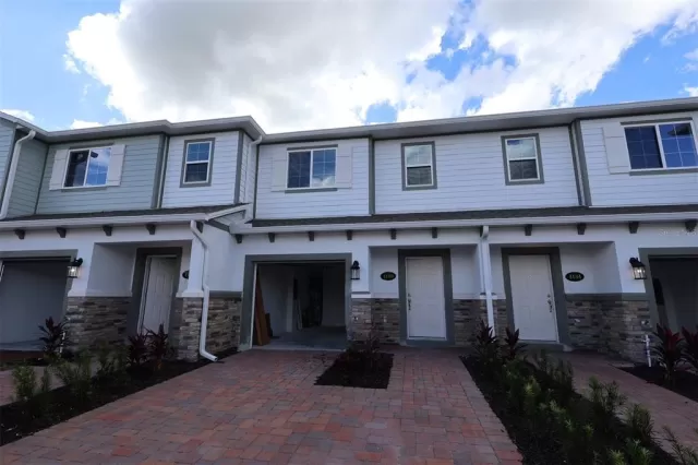 MLS: O6335329 Condo For Sale