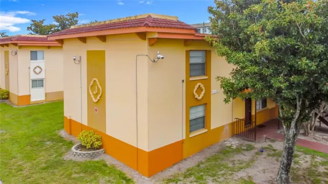 MLS: O6335819 Condo For Sale