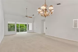 Photo #4: O6335850 Listing 