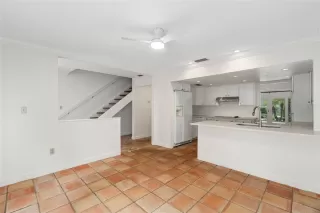 Photo #5: O6336000 Listing