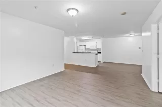 Photo #6: O6336380 Listing