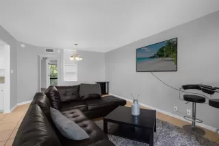 Photo #2: O6336718 Listing