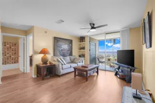 Photo #6: O6336748 Listing