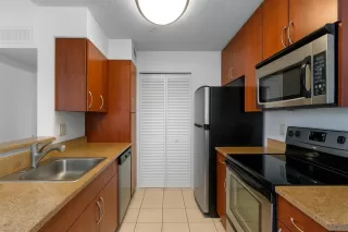 Photo #6: O6336945 Listing 