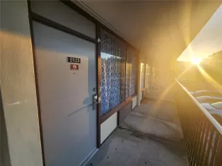 Photo #1: O6337383 Listing