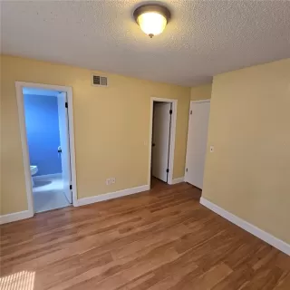 Photo #3: O6337449 Listing 