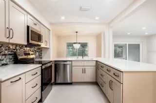 Photo #5: O6337458 Listing