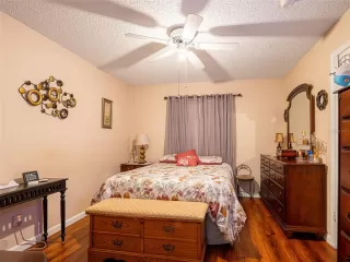 Photo #5: O6338203 Listing