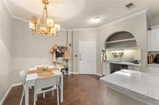 Photo #5: O6338241 Listing