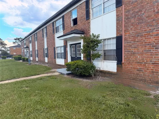 MLS: O6338336 Condo For Sale