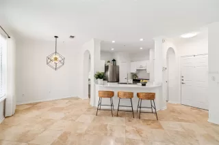 Photo #1: O6338701 Listing