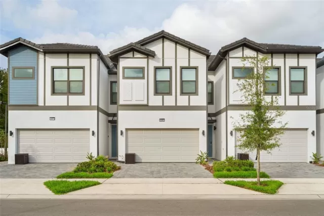 MLS: O6338888 Condo For Sale