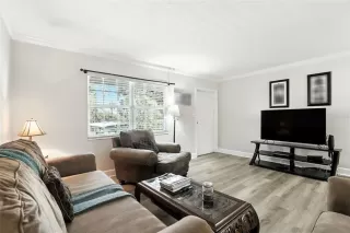 Photo #6: O6340137 Listing