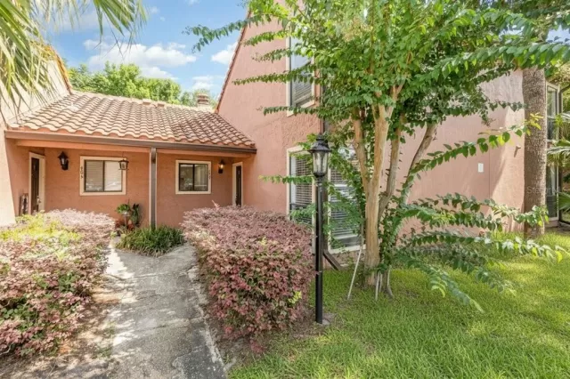 MLS: O6340369 Condo For Sale