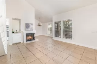 Photo #4: O6340369 Listing 