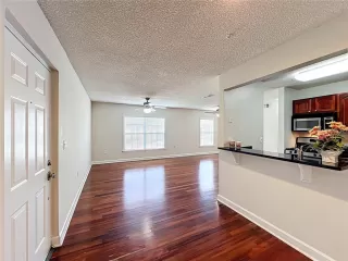 Photo #2: O6340568 Listing