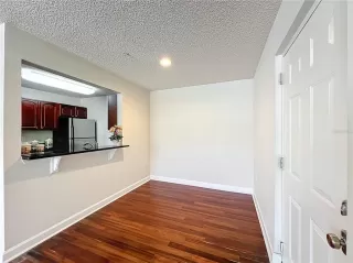 Photo #5: O6340568 Listing