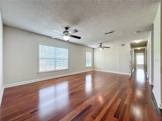 Photo #6: O6340568 Listing