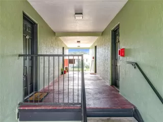 Photo #5: O6340572 Listing